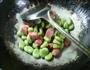 脆皮肠炒蚕豆的做法图解10