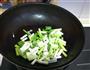 豆腐干炒蒜苗的做法图解4
