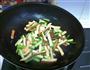 豆腐干炒蒜苗的做法图解8