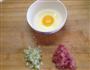 肉末鸡蛋酱的做法图解1