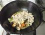 黑木耳口蘑炒鸡丁的做法图解10