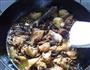 小鸡炖蘑菇的做法图解10