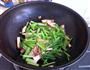 腐乳香芹炒豆干的做法图解7