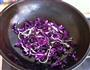 紫甘蓝炒米饭的做法图解3