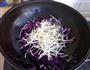 紫甘蓝炒米饭的做法图解4