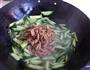 银耳黄瓜炒肉的做法图解7