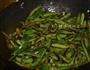 茄汁炒豆角的做法图解6