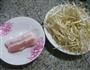 猪肉炒绿豆芽的做法图解1