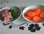 蒸红萝卜酿肉的做法图解2