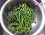 肉丝蕨菜的做法图解2