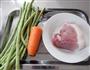 胡萝卜豆角焖饭的做法图解1