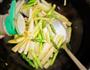 蚝油茭白炒芦笋的做法图解8