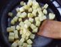 孜然土豆的做法图解2