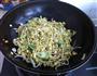 黄豆芽炒饭的做法图解2
