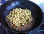 黄豆芽炒饭的做法图解4