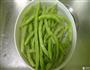 豆角蒸面的做法图解1