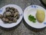 土豆炒花蛤的做法图解1