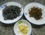 梅干菜炒河虾的做法图解1