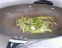 芹菜蒜苗爆炒脆肉鲩的做法图解7