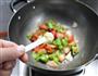 青椒炒番茄的做法图解8