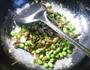梅干菜炒毛豆的做法图解11