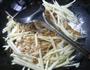 黄金针菇茭白炒面的做法图解7