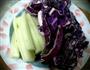 蜂蜜紫甘蓝黄瓜汁的做法图解1
