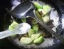 黑木耳炒丝瓜的做法图解7
