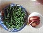 腊肉炒豇豆的做法图解1