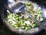 雪菜千张炒毛豆的做法图解12