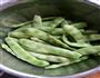 油豆角炖排骨的做法图解2