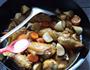 杏鲍菇黄焖鸡翅的做法图解10