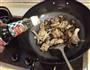 双菌菇鸡肉煲的做法图解7