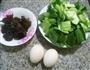 黑木耳鸡蛋炒青菜的做法图解1