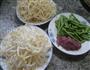 绿豆芽里脊肉炒面的做法图解1