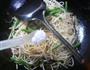 绿豆芽里脊肉炒面的做法图解13