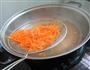 葱油红萝卜丝的做法图解5