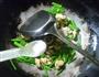 韭菜花炒淡菜的做法图解8