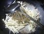 芹菜炒莲藕的做法图解6
