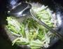 芹菜炒莲藕的做法图解9