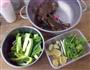 螃蟹煮苦瓜的做法图解1