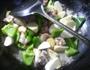 灯椒茭白烧牛蛙的做法图解7