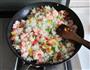 彩椒虾仁炒饭的做法图解11