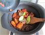 菱角烧排骨的做法图解5