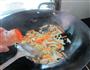红萝卜炒春笋的做法图解7