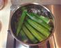 蒜蓉粉丝蒸秋葵的做法图解3