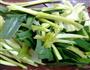 芹菜蒜苗炒鲜鱿鱼的做法图解2