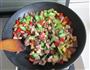彩椒菱角牛肉粒的做法图解6