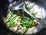 瘦肉丝羊尾笋炒带豆的做法图解12