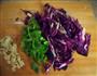 炒紫甘蓝的做法图解1